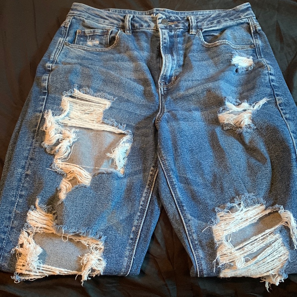 Curvy mom jeans from AMERICAN EAGLE in brand new condition